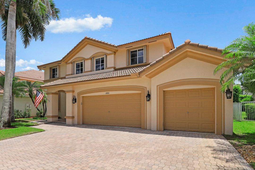 1886 Hidden Trail Ln, Weston, FL 33327