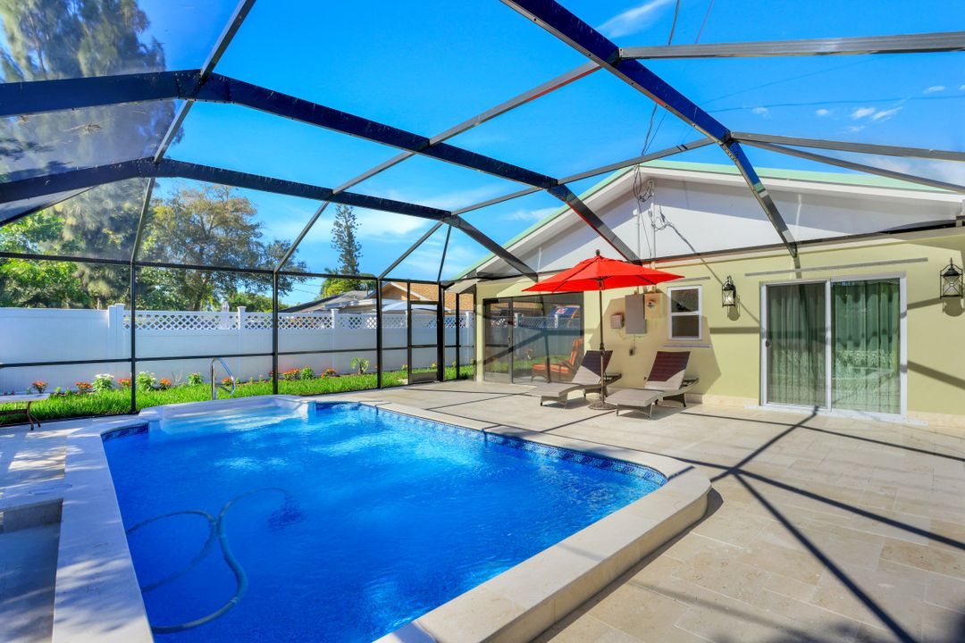 648 100th Ave N, Naples, FL 34108