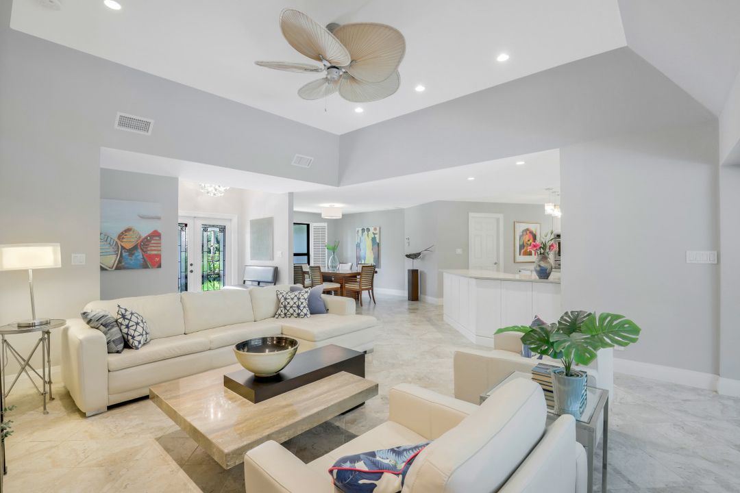 2201 Noble Ct, Naples, FL 34110