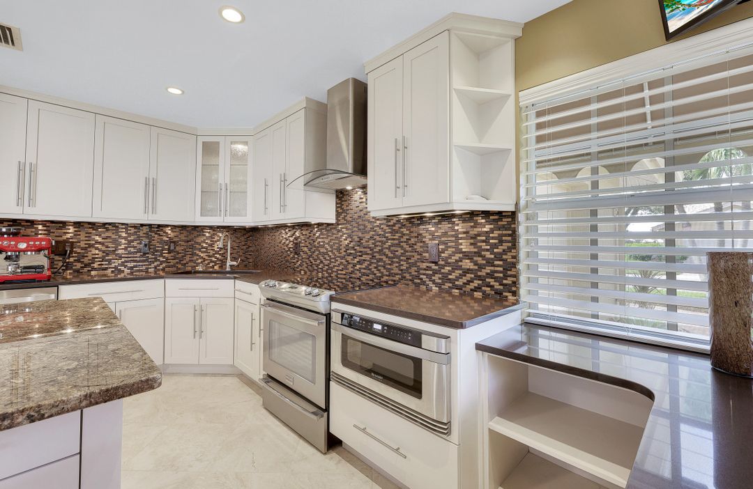 13461 Bridgeford Ave, Bonita Springs, FL 34135