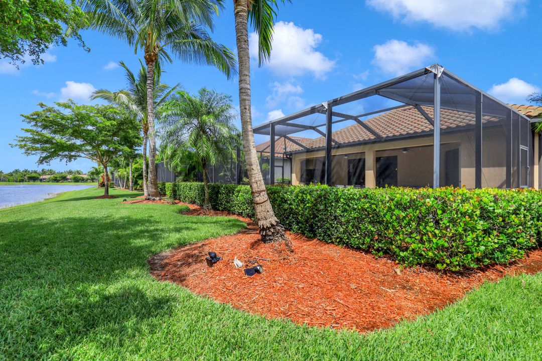 9530 Piacere Way, Naples, FL 34113