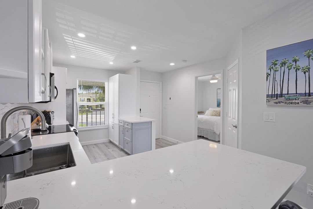1315 Mainsail Dr #1113, Naples, FL 34114