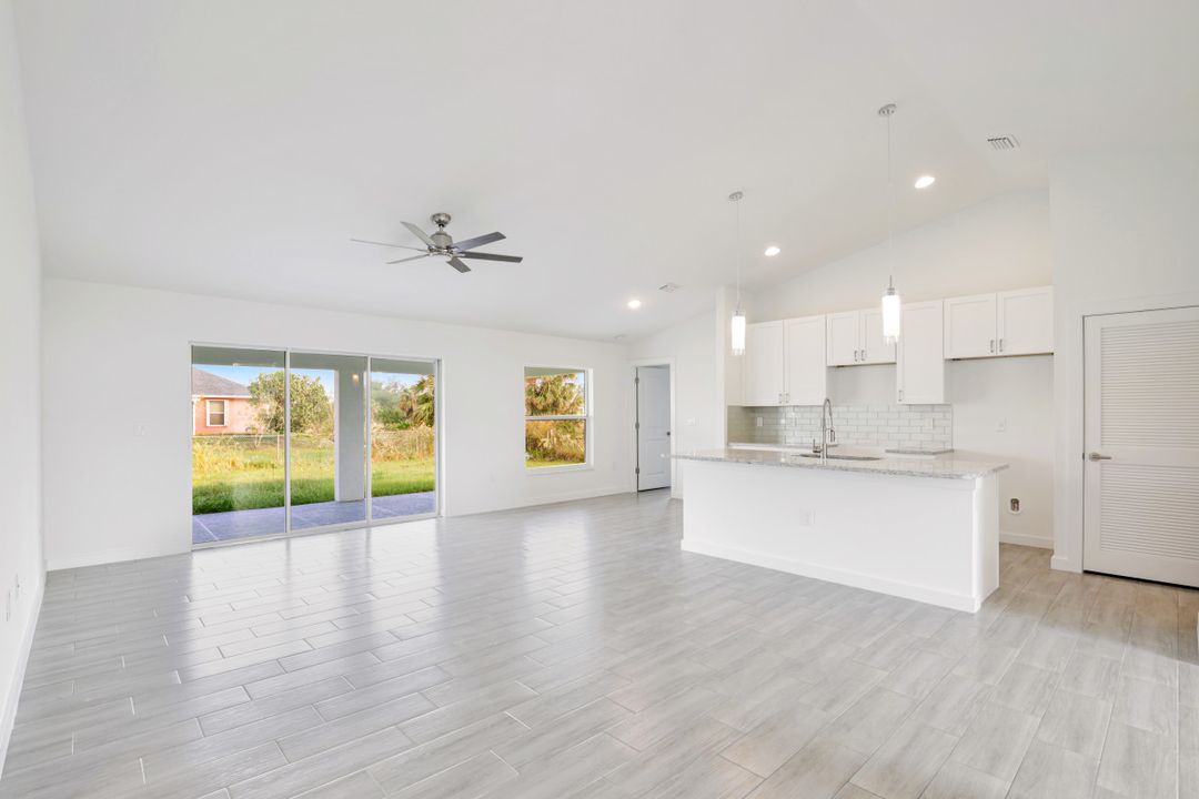 2506 50th St SW, Lehigh Acres, FL 33976