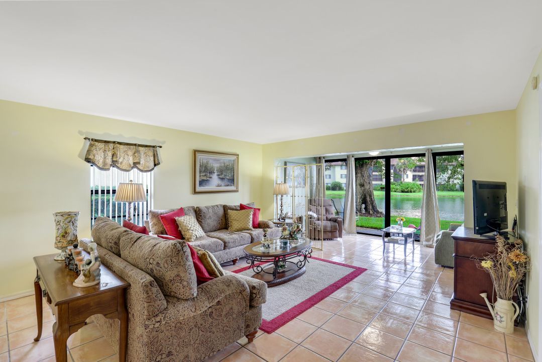 400 Misty Pines Cir #101, Naples, FL 34105