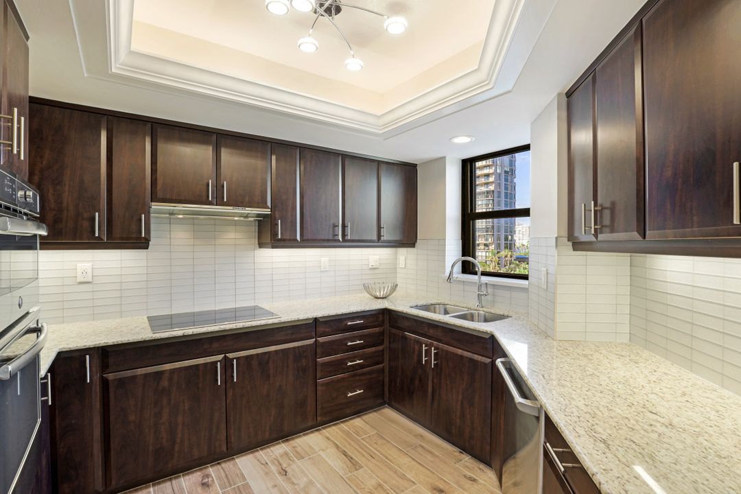 6001 Pelican Bay Blvd #305, Naples, FL 34108