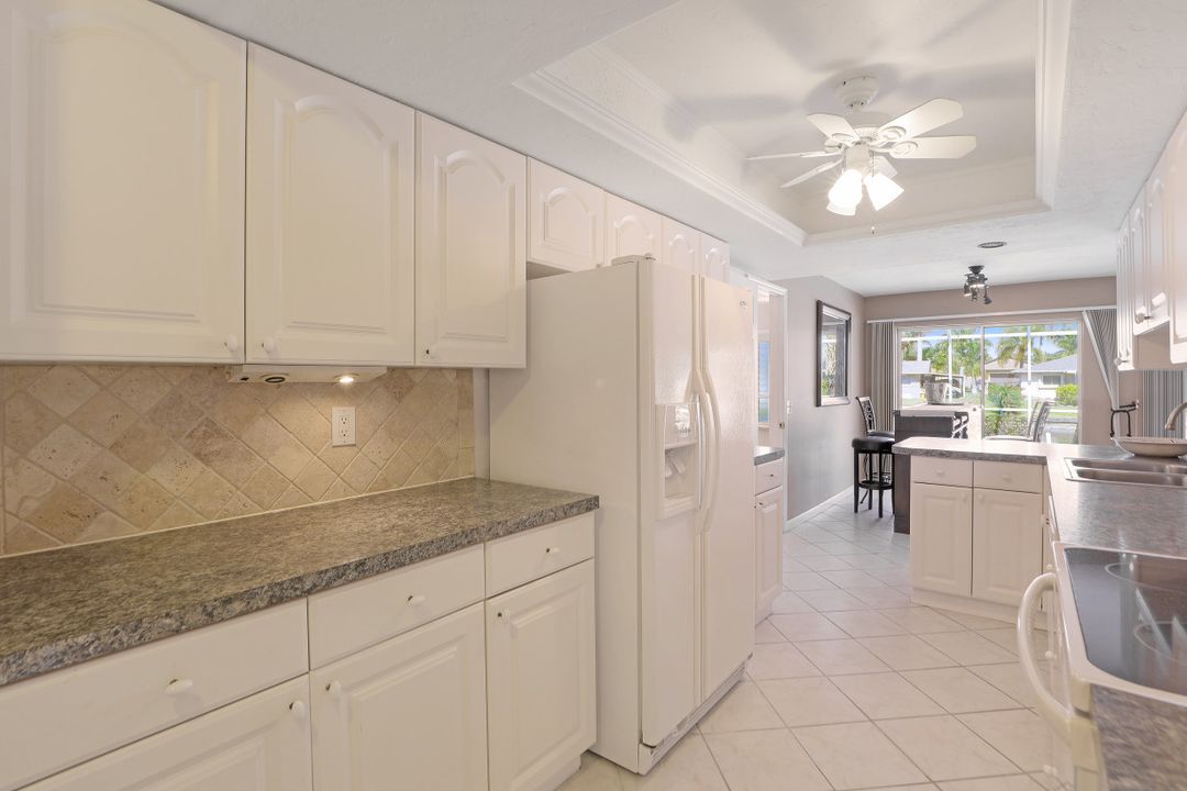 5241 Seagull Ct, Cape Coral, FL 33904