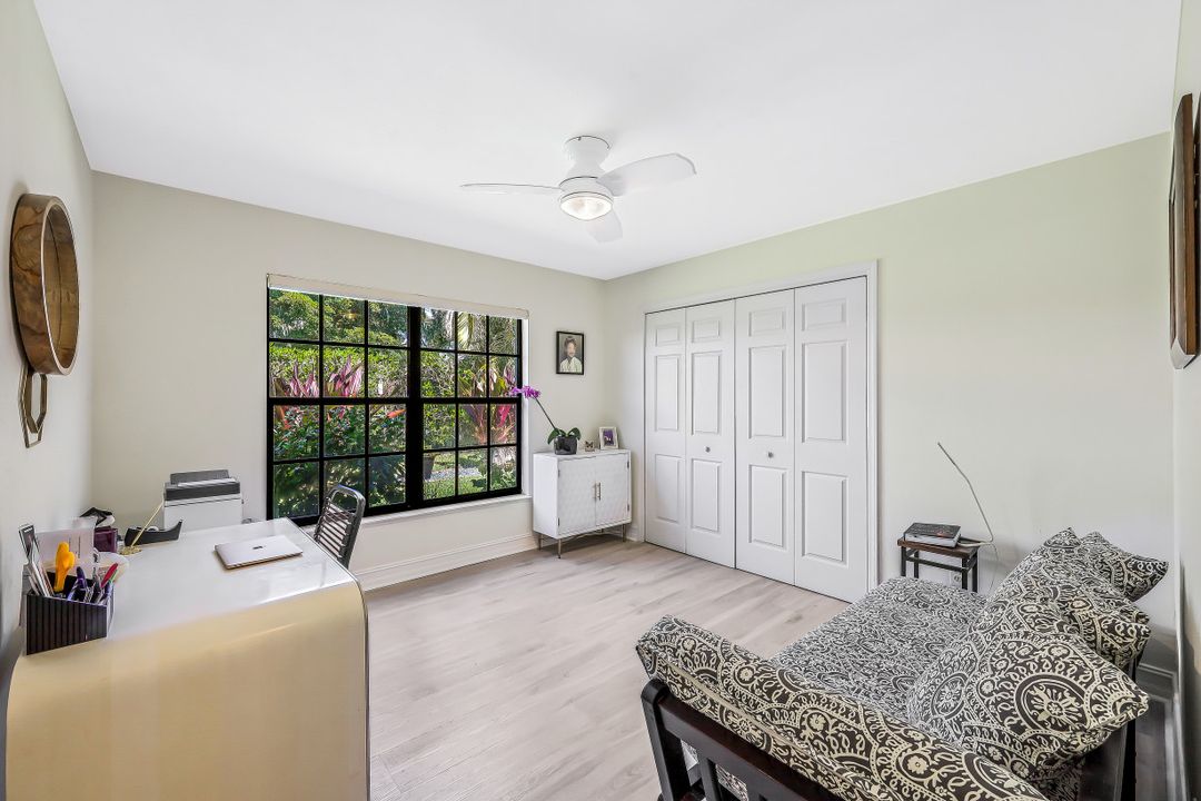 2016 Duke Dr, Naples, FL 34110