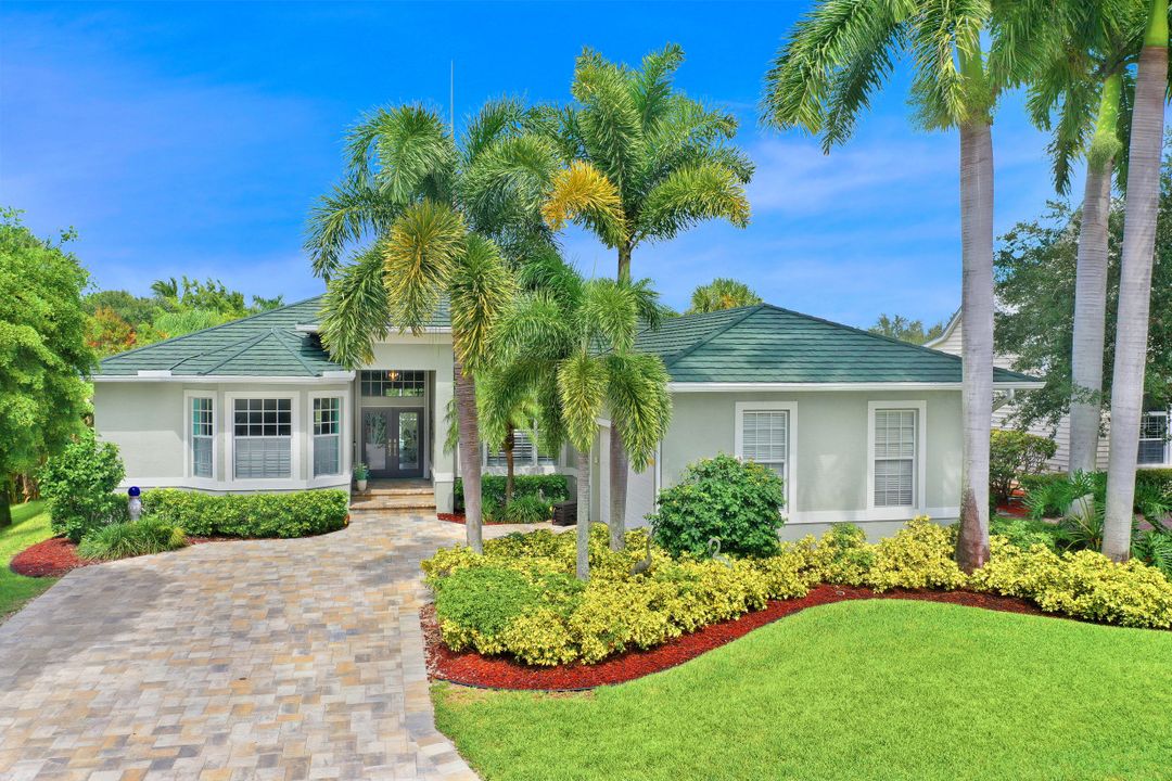 8708 S Lake Cir, Fort Myers, FL 33908