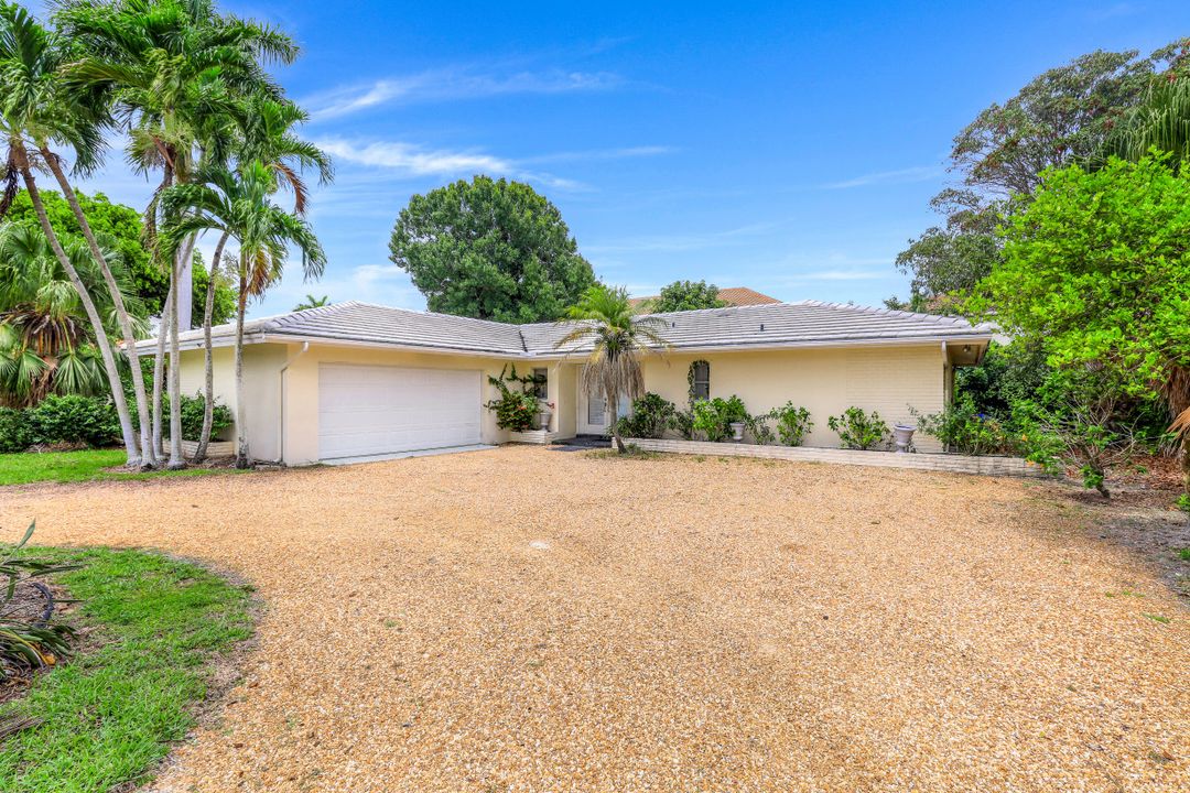 3888 Crayton Rd, Naples, FL 34103