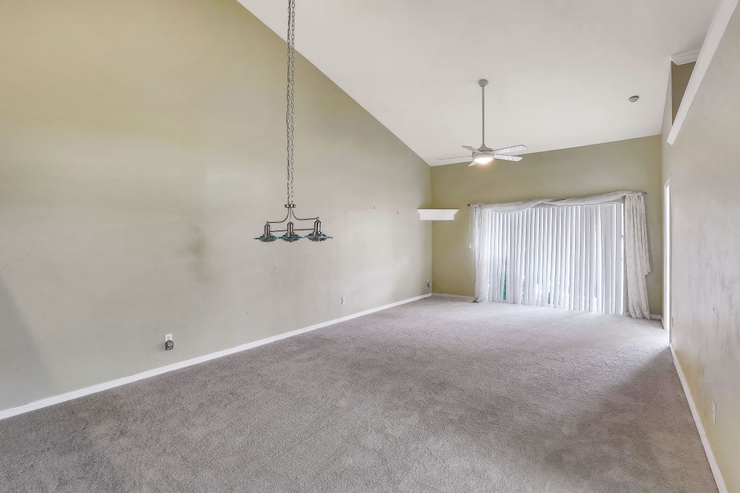 6133 Thresher Dr #402, Naples, FL 34112