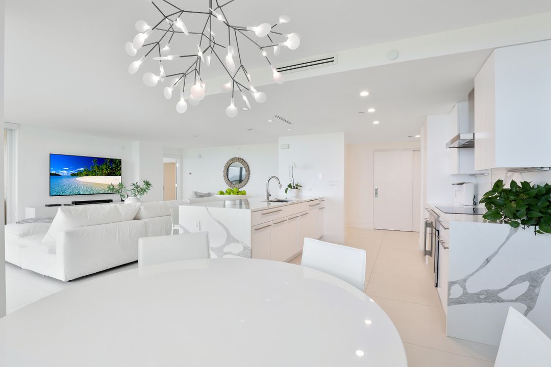 6585 Nicholas Blvd #1505, Naples, FL 34108