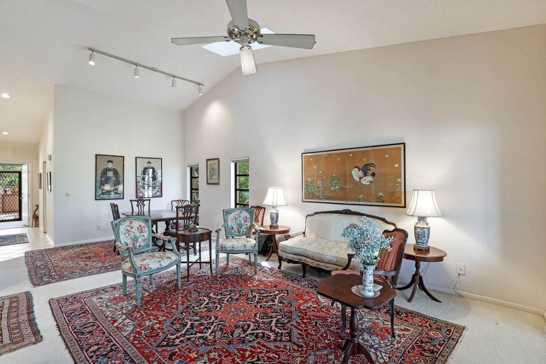 325 Bay Forest Dr #201, Naples, FL 34110