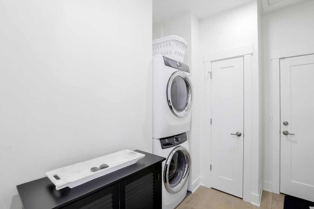 1130 Abbeville Ct, Marco Island, FL 34145