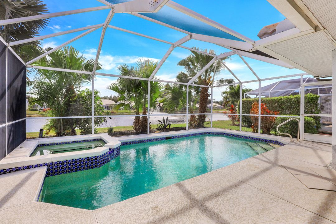 554 Captn Kate Ct, Naples, FL 34110