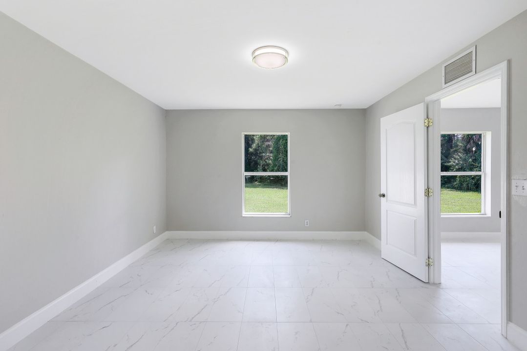 3521 NE 17th Pl, Cape Coral, FL 33909