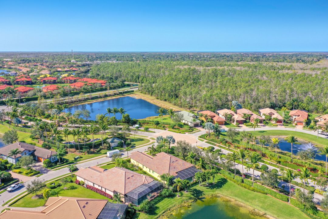 6287 Serano Way, Naples, FL 34113