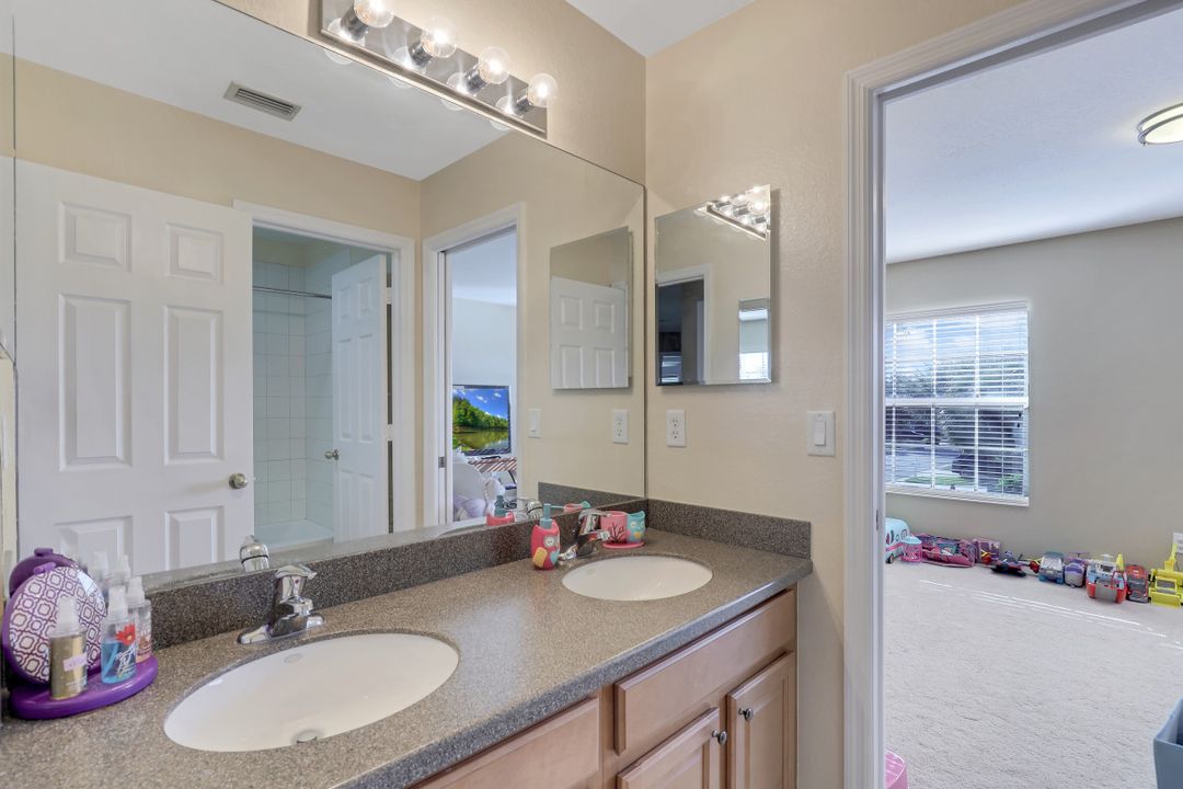 9340 Gladiolus Preserve Cir, Fort Myers, FL 33908