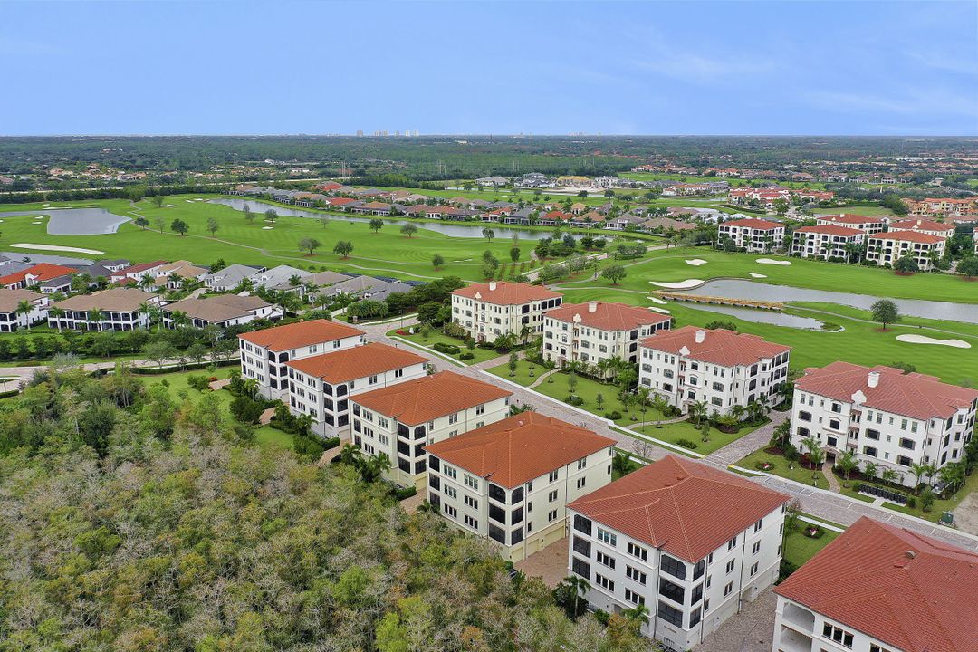 16375 Viansa Way #202, Naples, FL 34110
