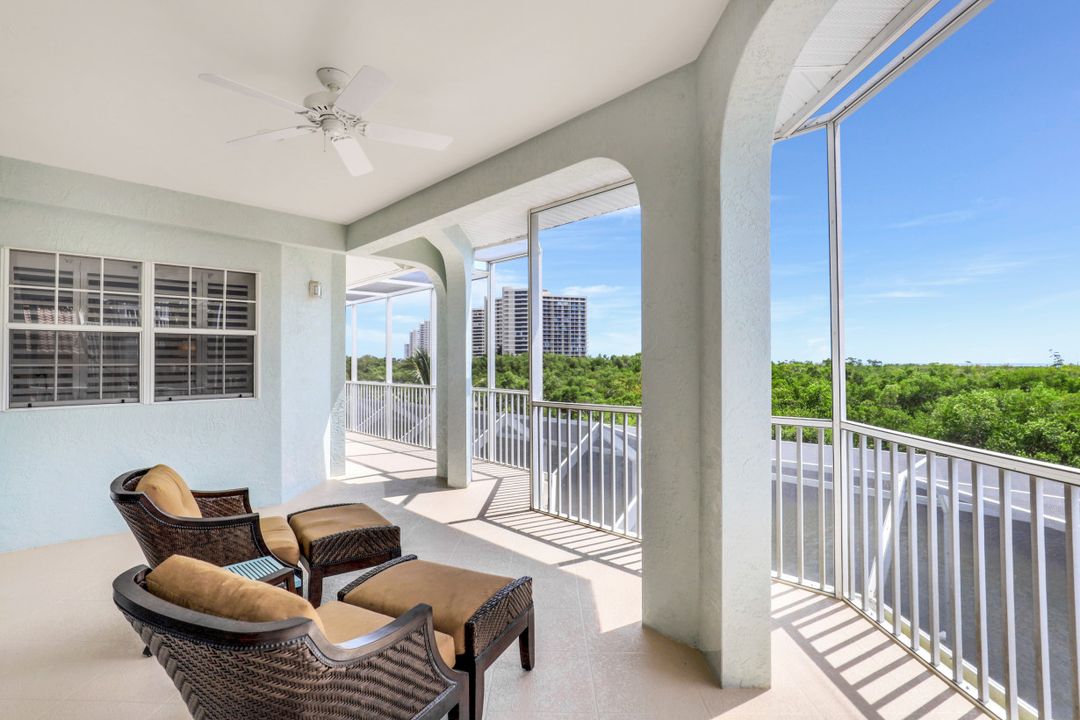 450 Spinnaker Dr, Marco Island, FL 34145