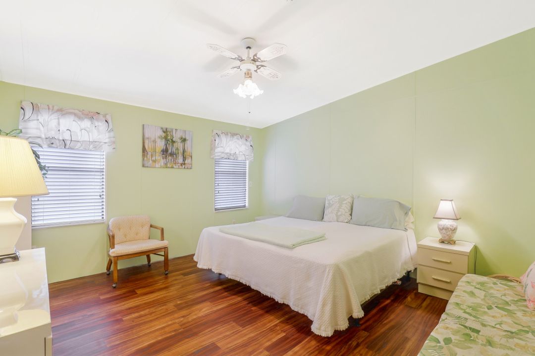 211 Grosbeak Ln, Naples, FL 34114