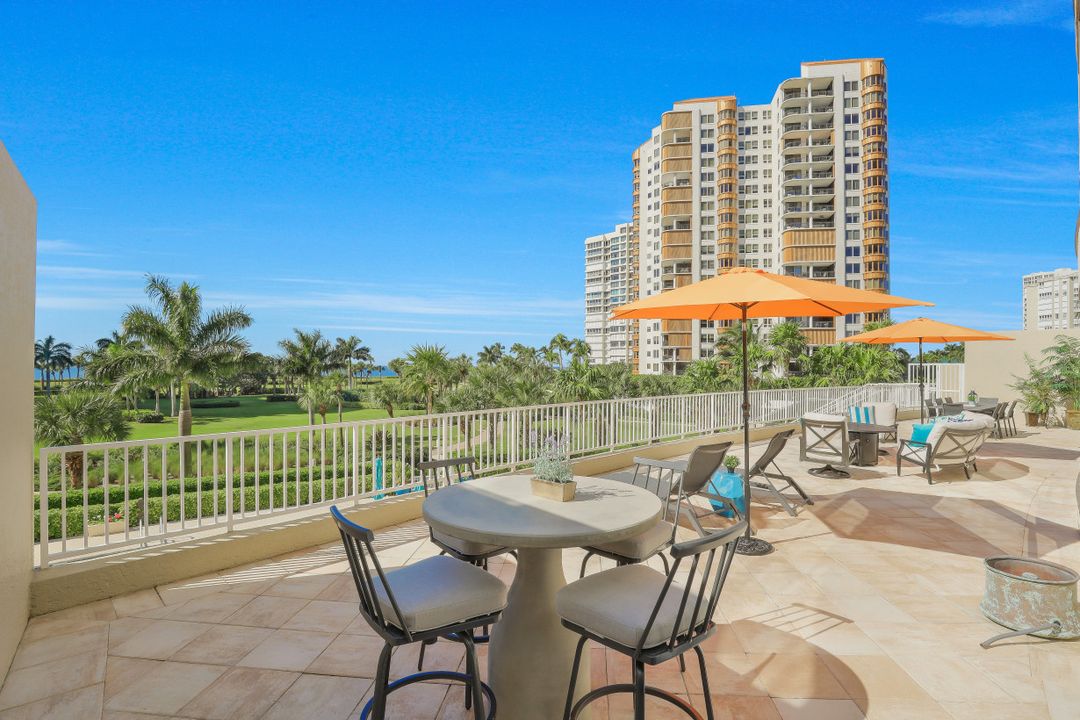 4201 Gulf Shore Blvd N #302, Naples, FL 34103