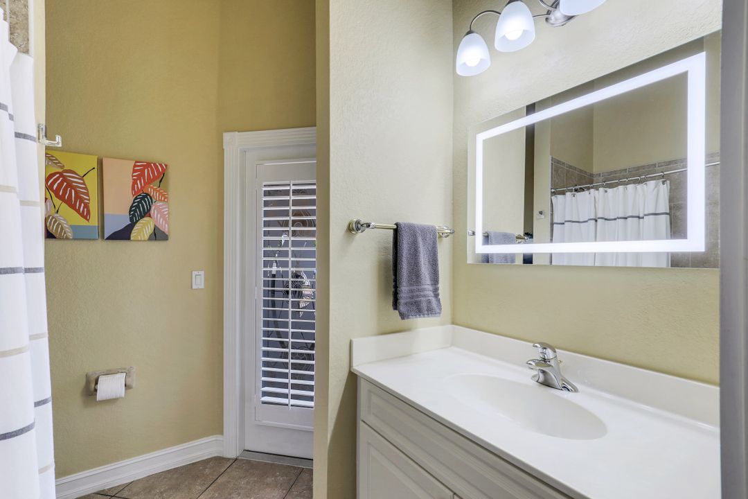 14921 Laguna Dr, Fort Myers, FL 33908