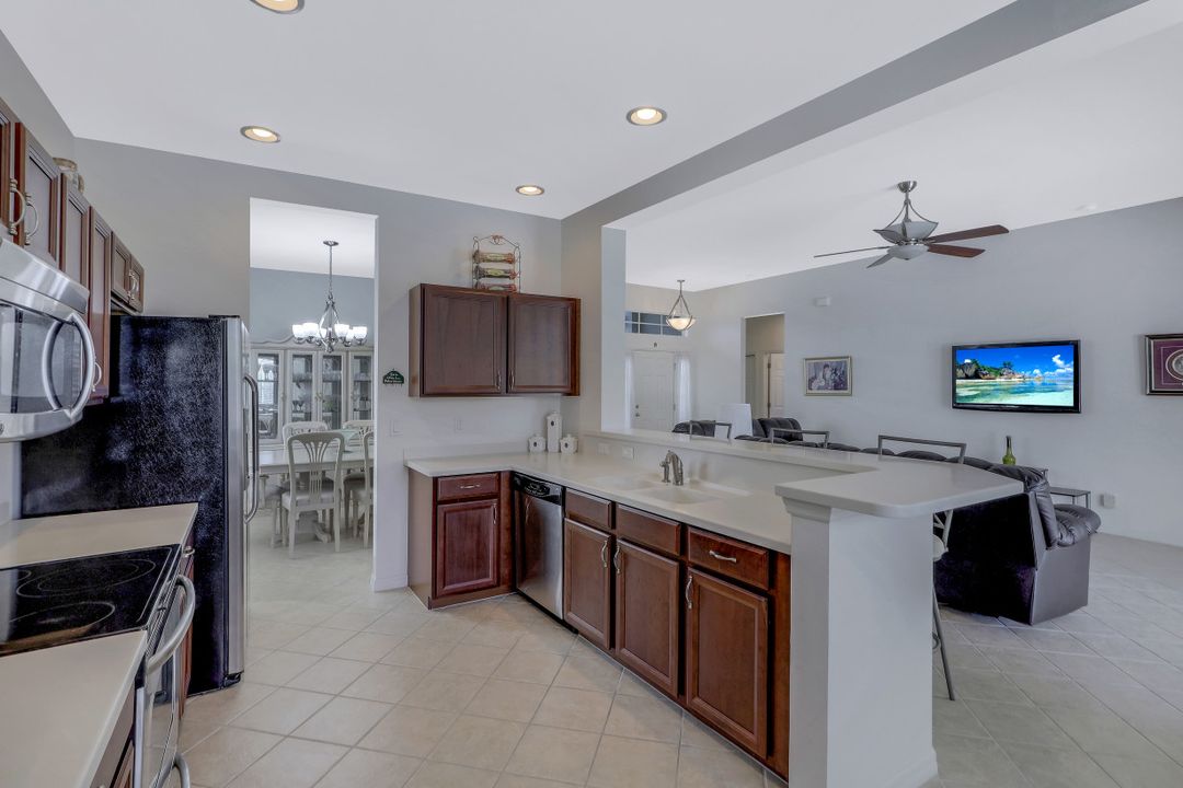 2632 Maraval Ct, Cape Coral, FL 33991