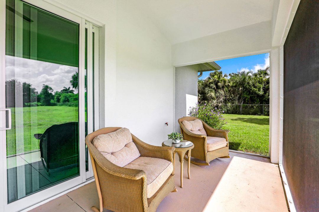 712 25th St SW, Naples, FL 34117