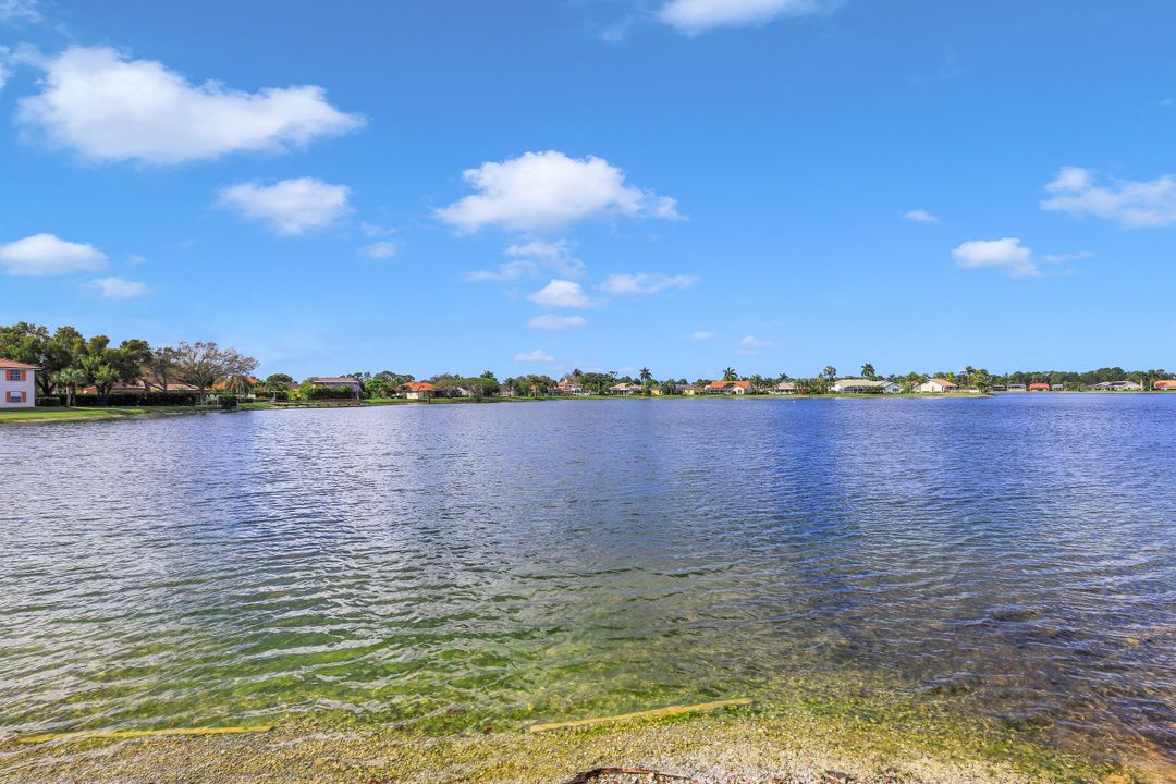 595 Mardel Dr #403, Naples, FL 34104