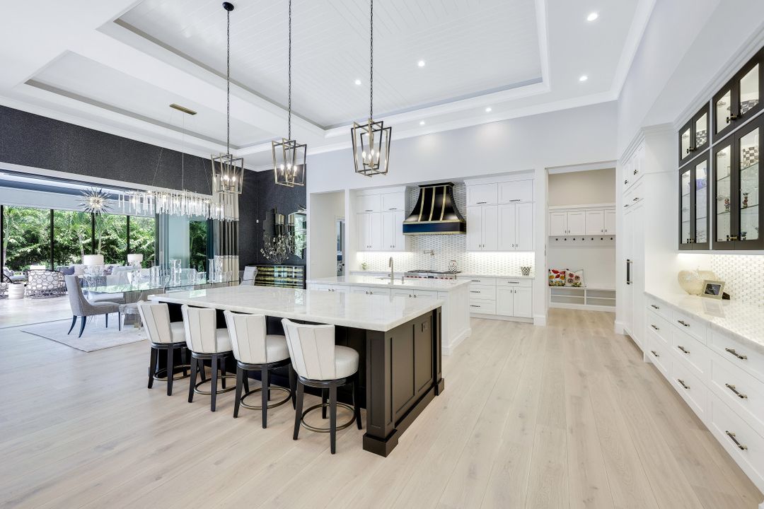 359 Warwick Way, Naples, FL 34110