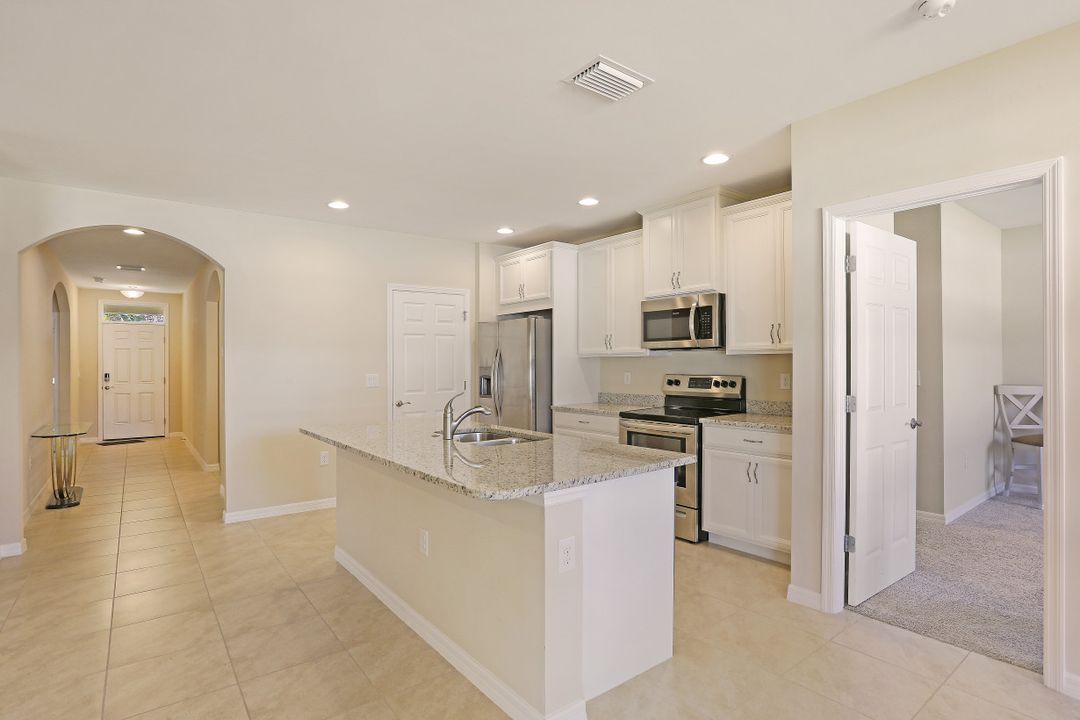 3146 Birchin Ln, Fort Myers, FL 33916