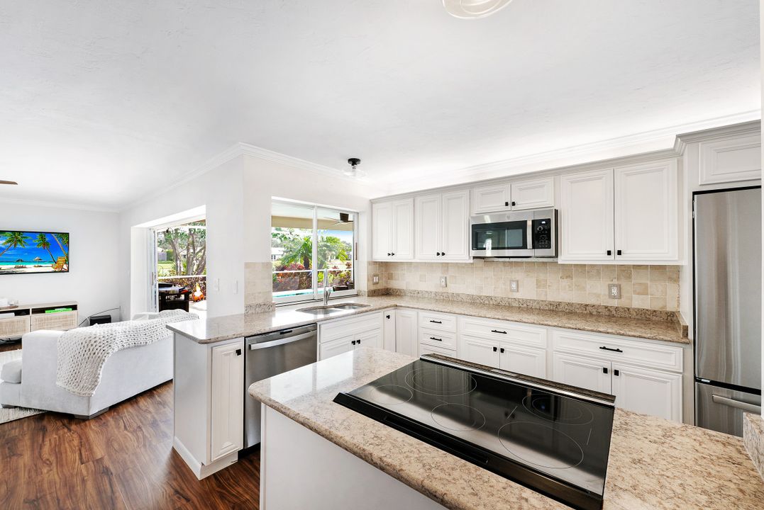 28379 Las Palmas Cir, Bonita Springs, FL 34135