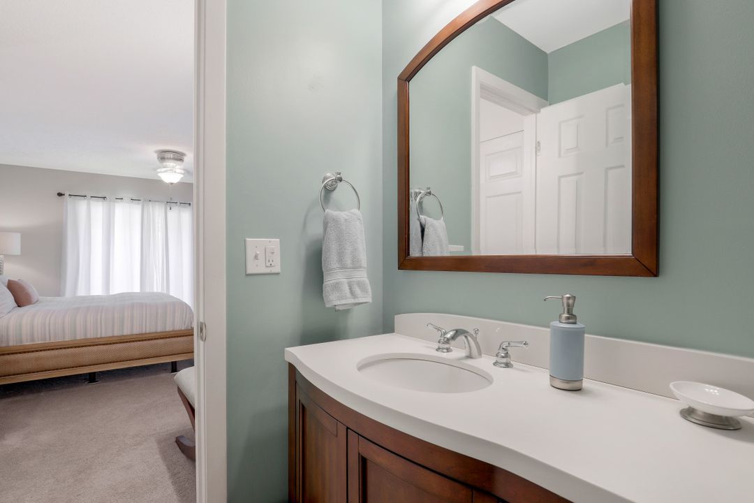 146 Harrison Rd, Naples, FL 34112