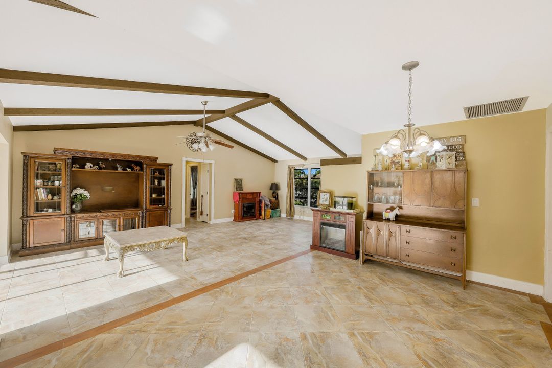 2627 SW 2nd Pl, Cape Coral, FL 33914