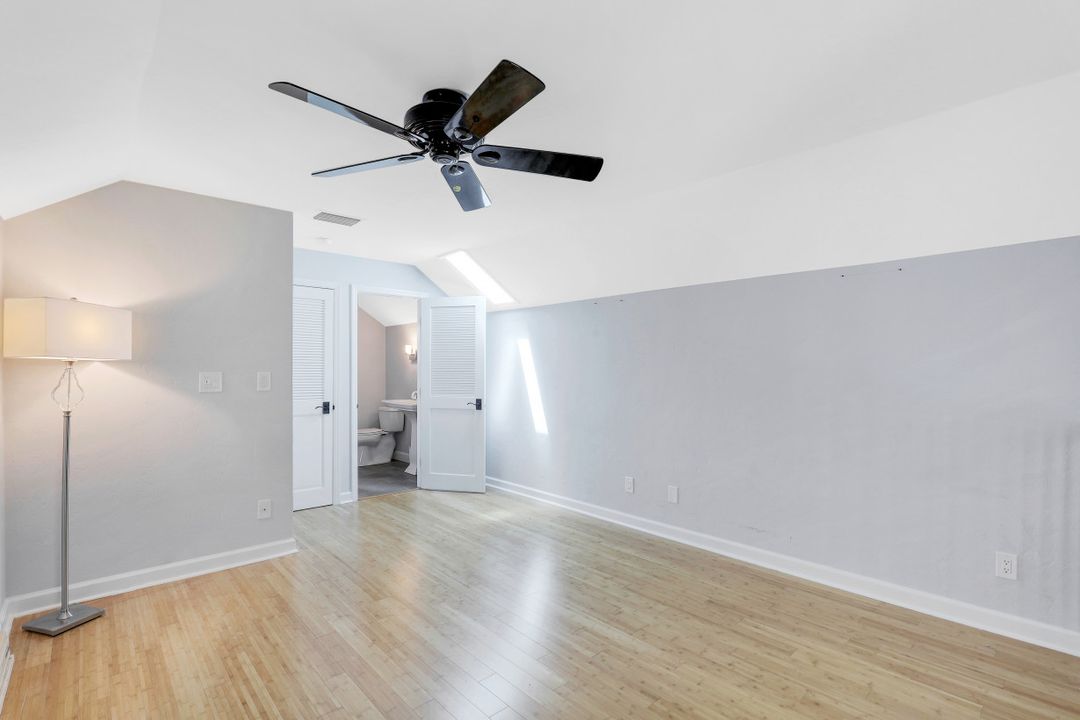 1269 Solana Rd #E-3, Naples, FL 34103