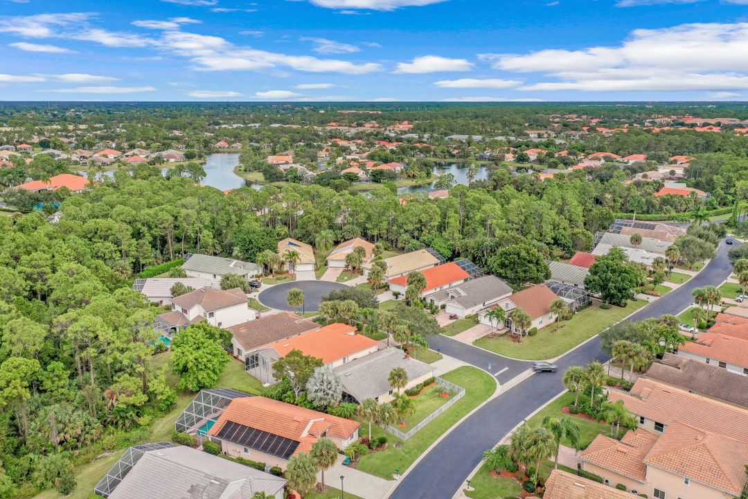 7927 Wexford Dr, Naples, FL 34104