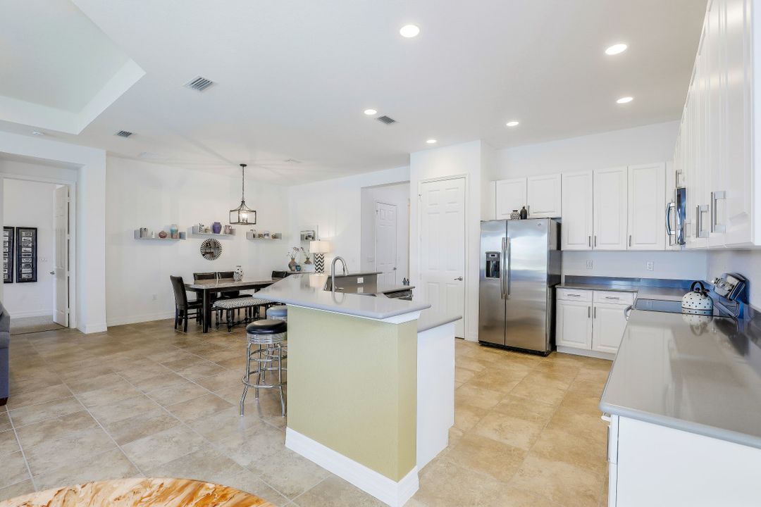 2797 Cinnamon Bay Cir, Naples, FL 34119