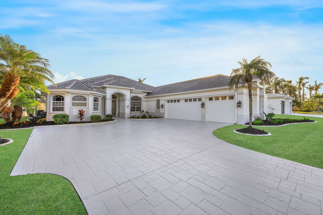 2200 El Dorado Pkwy W, Cape Coral, FL 33914