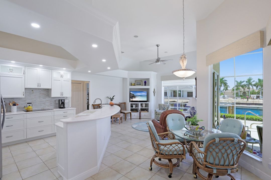 371 Capistrano Ct, Marco Island, FL 34145