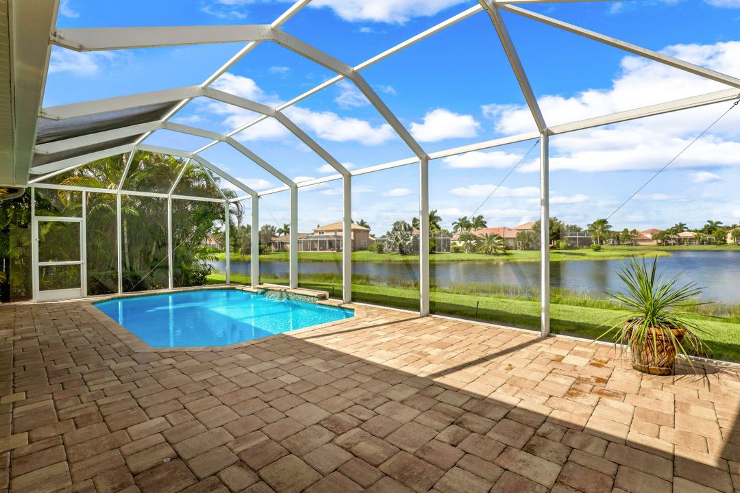 14559 Grapevine Dr, Naples, FL 34114