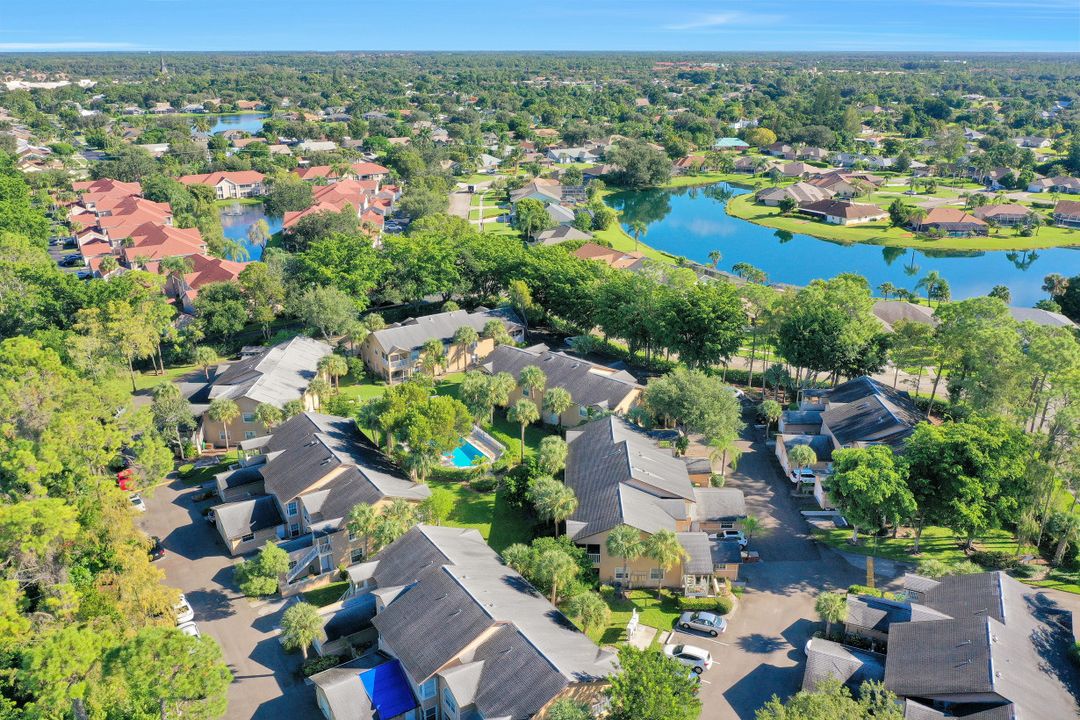 9605 Crescent Garden Dr, Naples, FL 34109