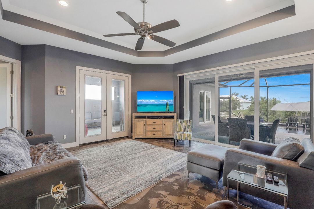 602 NW 32nd Pl, Cape Coral, FL 33993