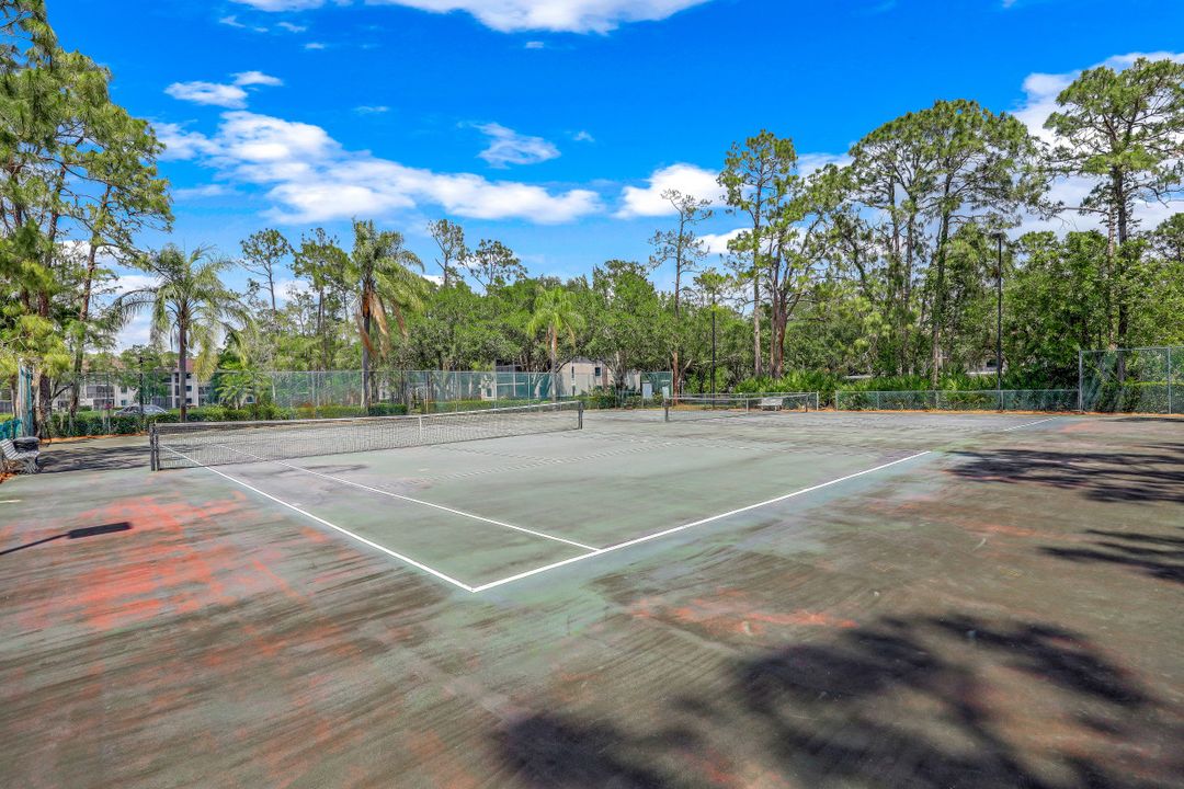 5716 Deauville Cir, Naples, FL 34112