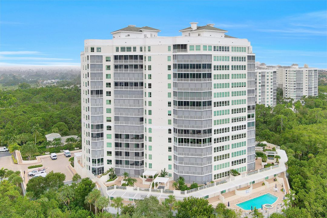 295 Grande Way #2, Naples, FL 34110