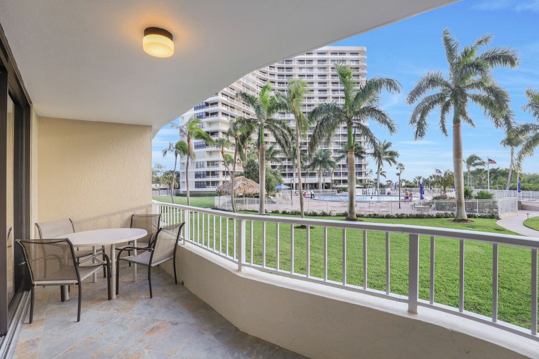 440 Seaview Ct #104, Marco Island, FL 34145