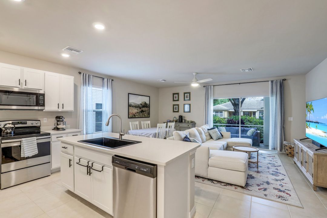 15365 Wildflower Cir, Naples, FL 34119