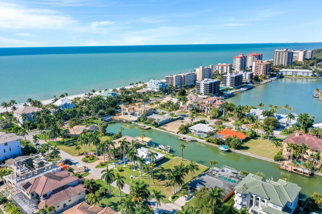 141 Channel Dr, Naples, FL 34108