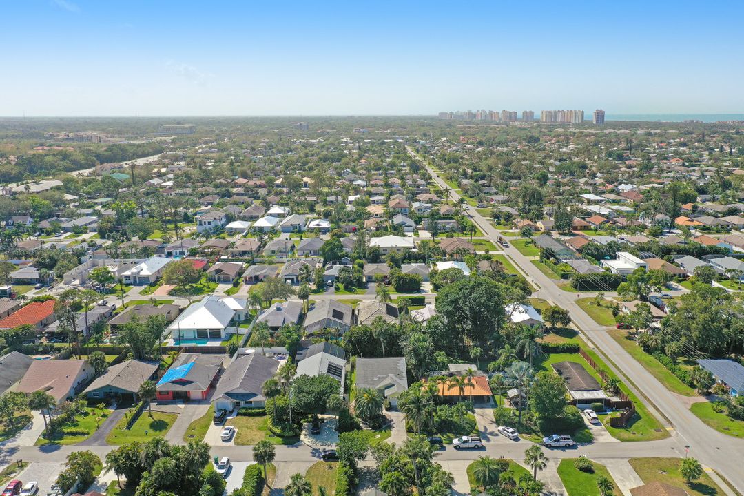 812 102nd Ave N, Naples, FL 34108