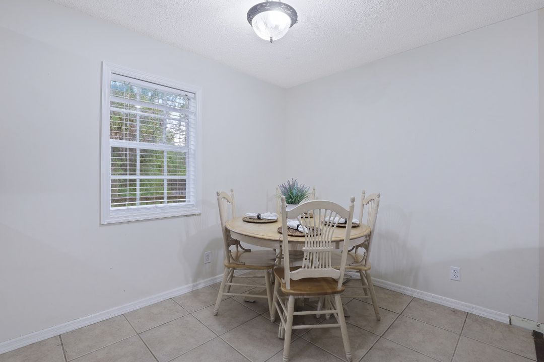 3611 8th Ave SE, Naples, FL 34117