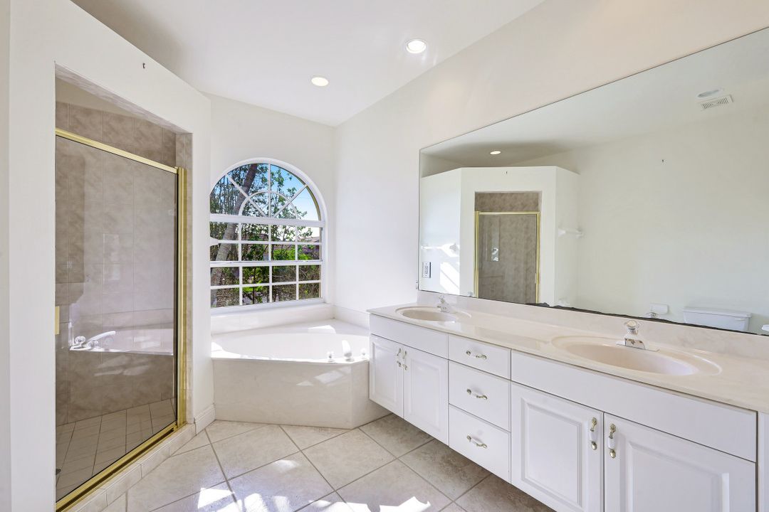 718 Nautilus Ct, Marco Island, FL 34145